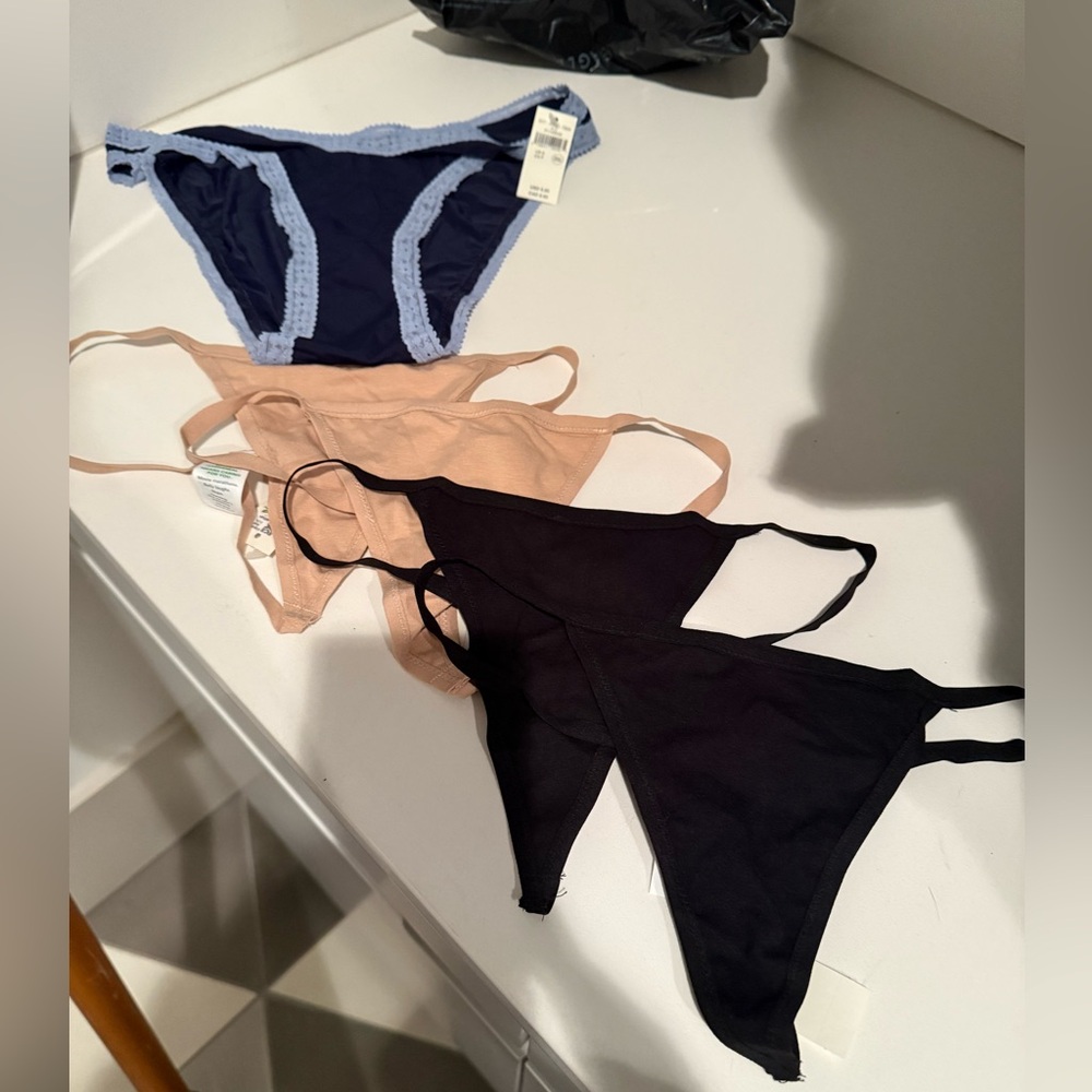 BNWT Aerie set of 5 thong womens underwear all size small nude black and navy